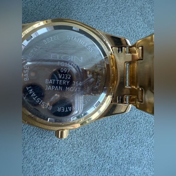 Elgin Gold Tone Watch with Crystal Accents & Black Dial – Needs Battery - Picture 14 of 17